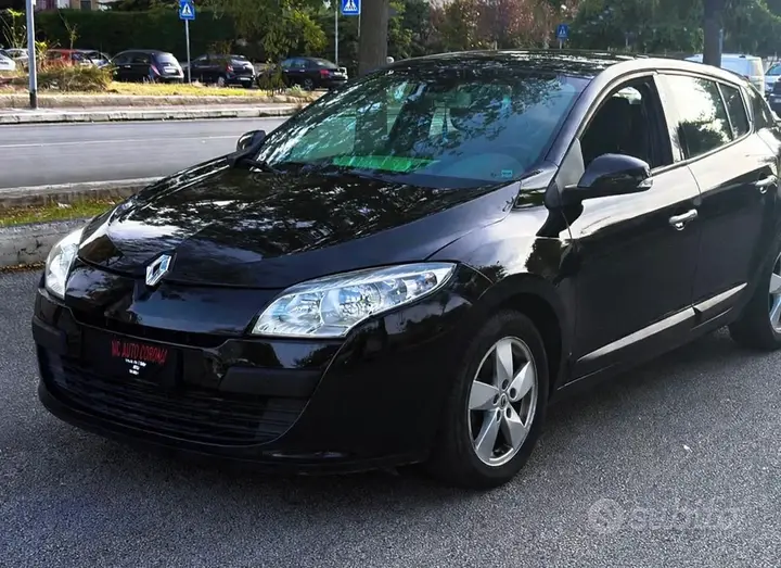 Renault Megane 2010 photo 2