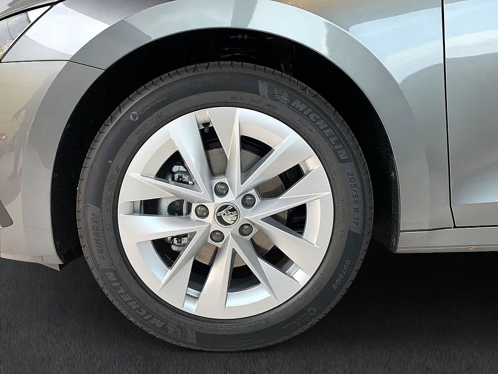 Skoda Octavia 2023 photo 3