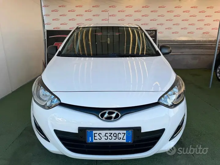 Hyundai I20 2013 photo 2