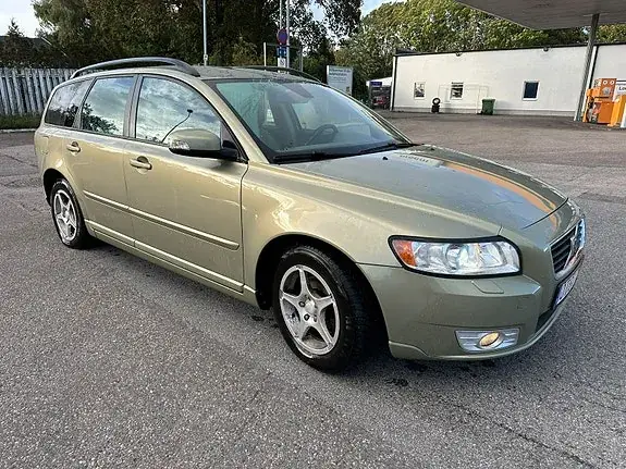 Volvo V50 2009 photo 2