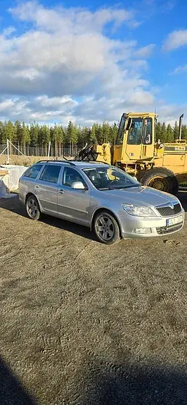 Skoda Octavia 2012 photo 2