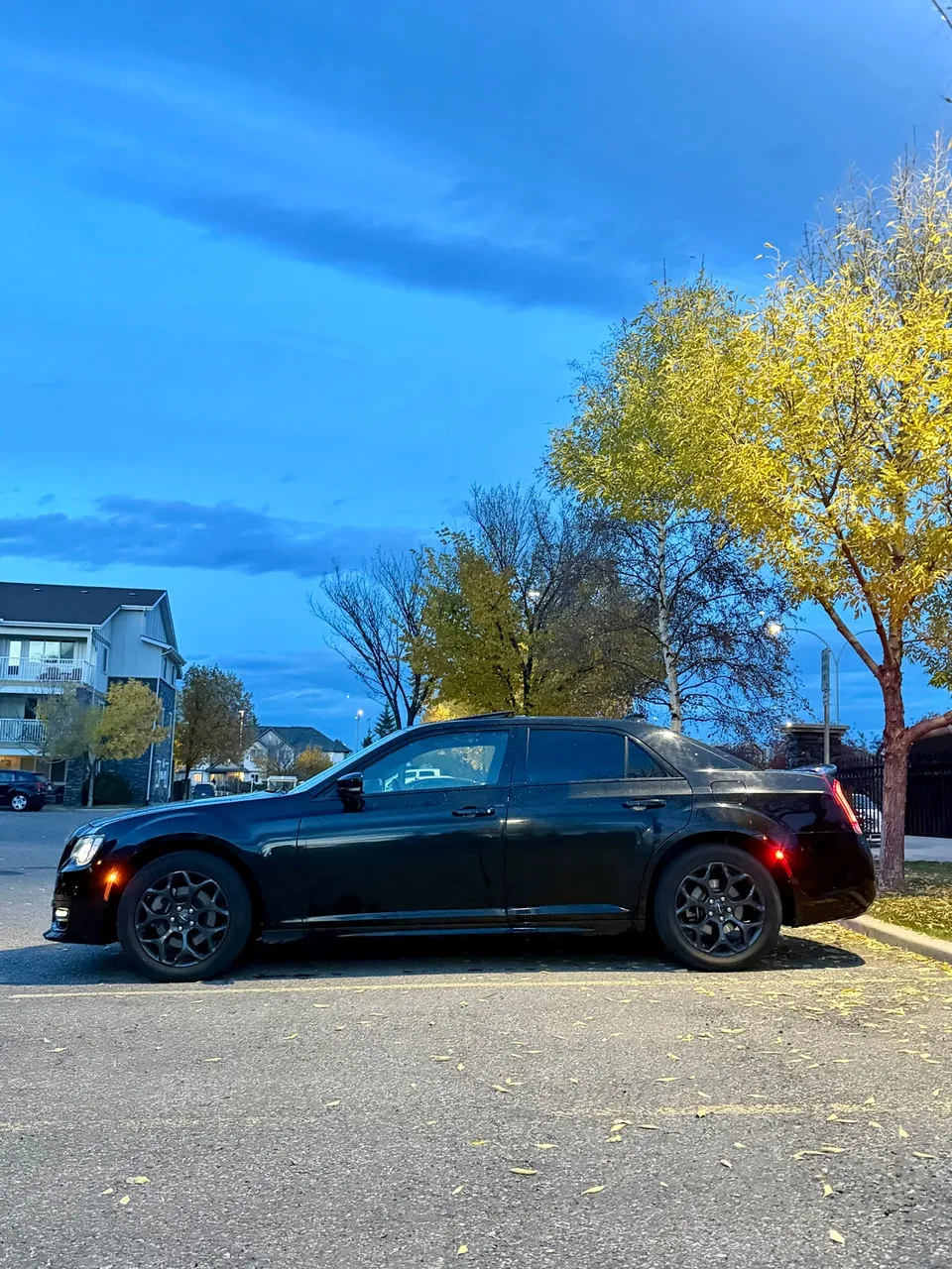 Chrysler 300 2022 photo 5