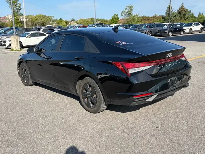 Hyundai Elantra 2022 photo 3