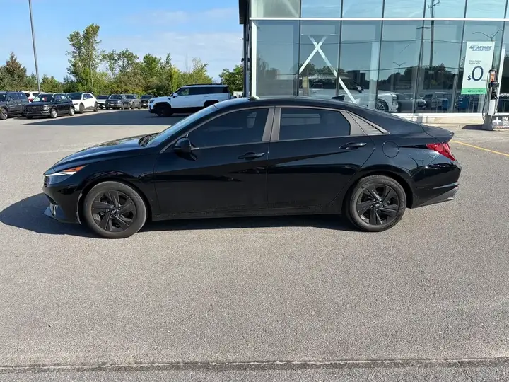 Hyundai Elantra 2022 photo 2