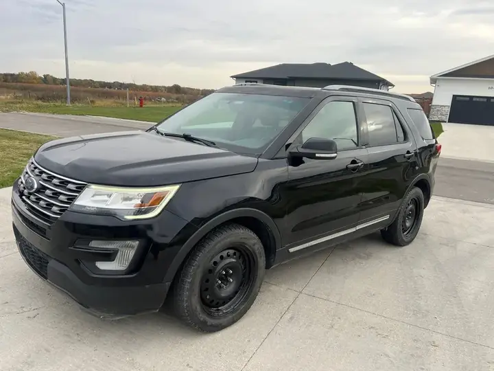 Ford Explorer 2016 photo 4