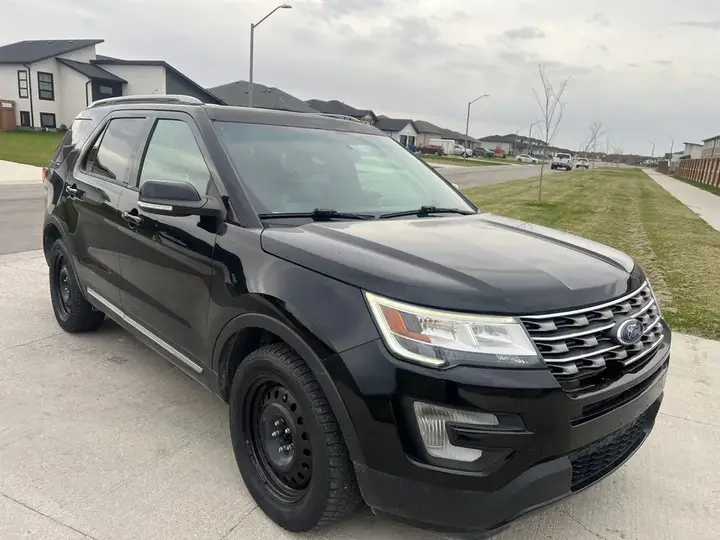 Ford Explorer 2016 photo 2