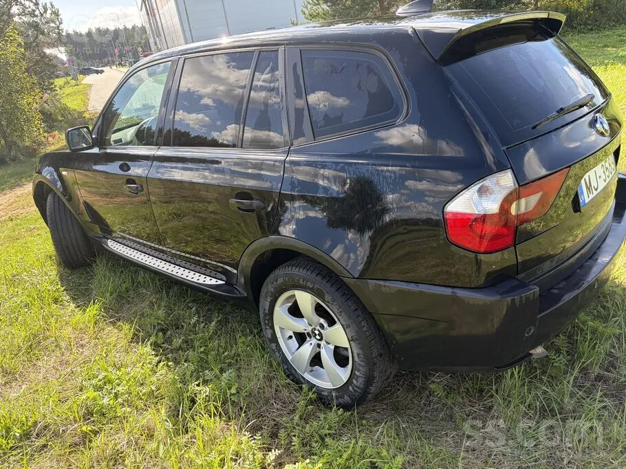 BMW X3 2004 photo 2