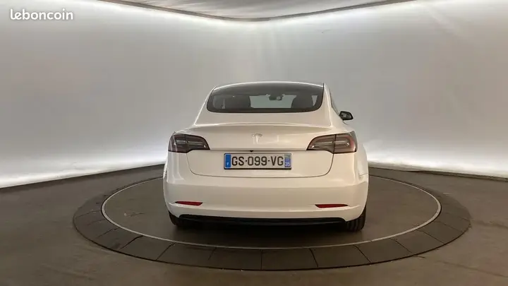 Tesla Model 3 2023 photo 5