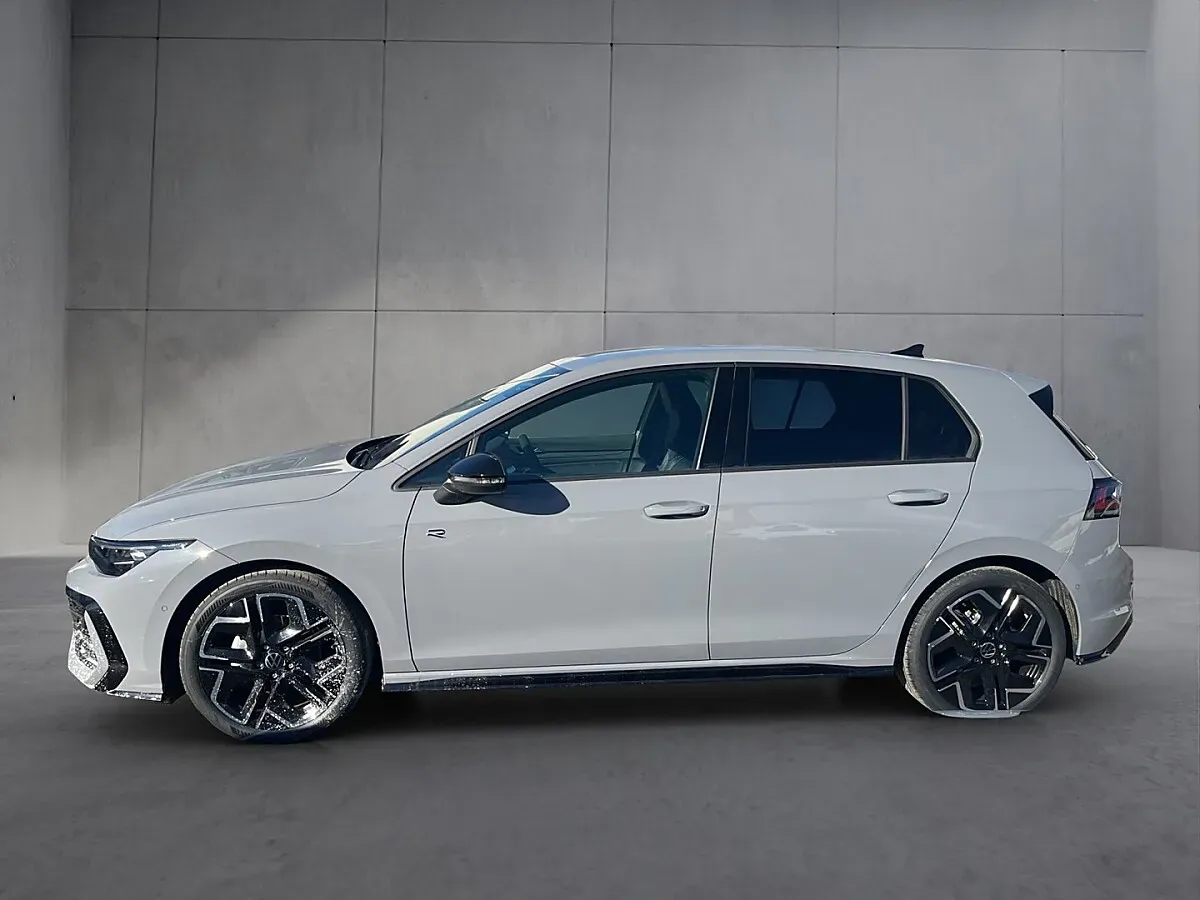Volkswagen Golf 2026 photo 2