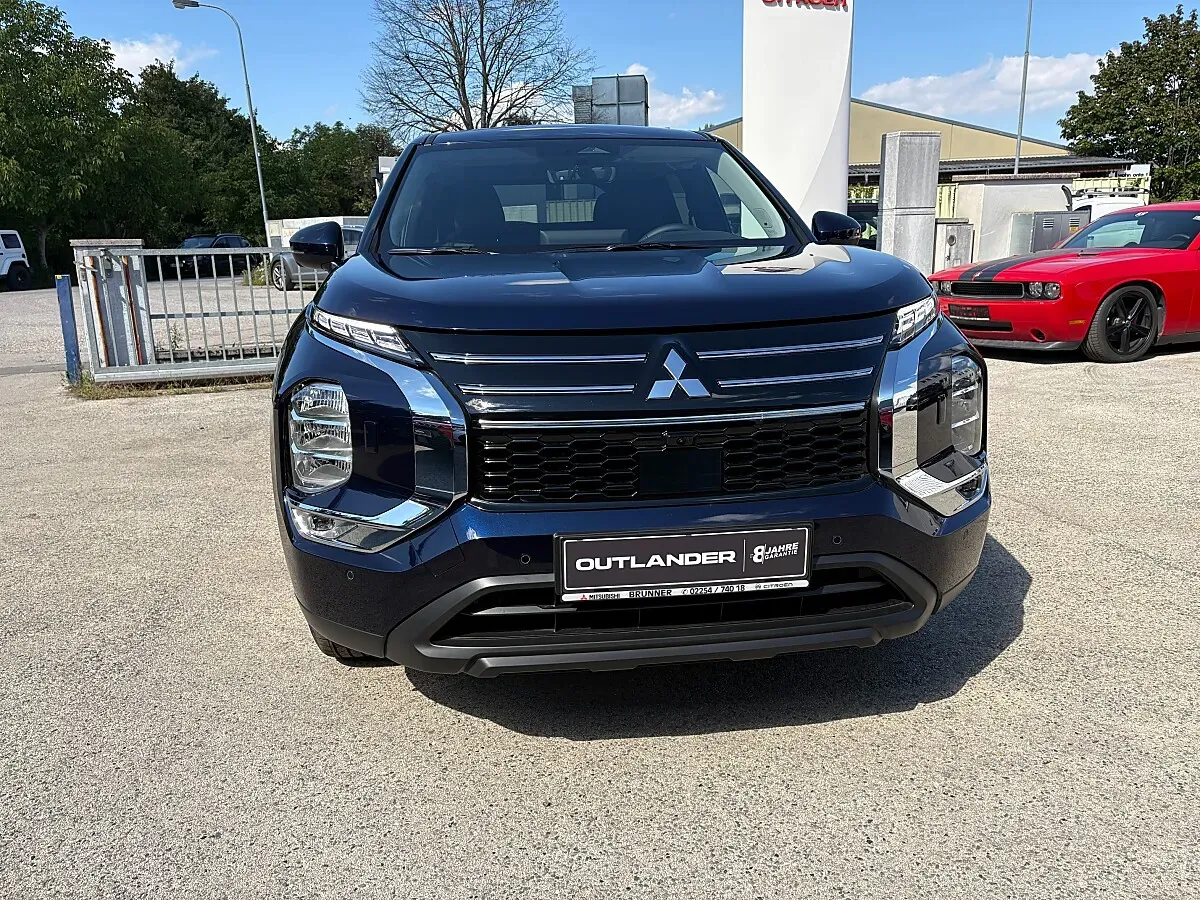 Mitsubishi Outlander photo 2