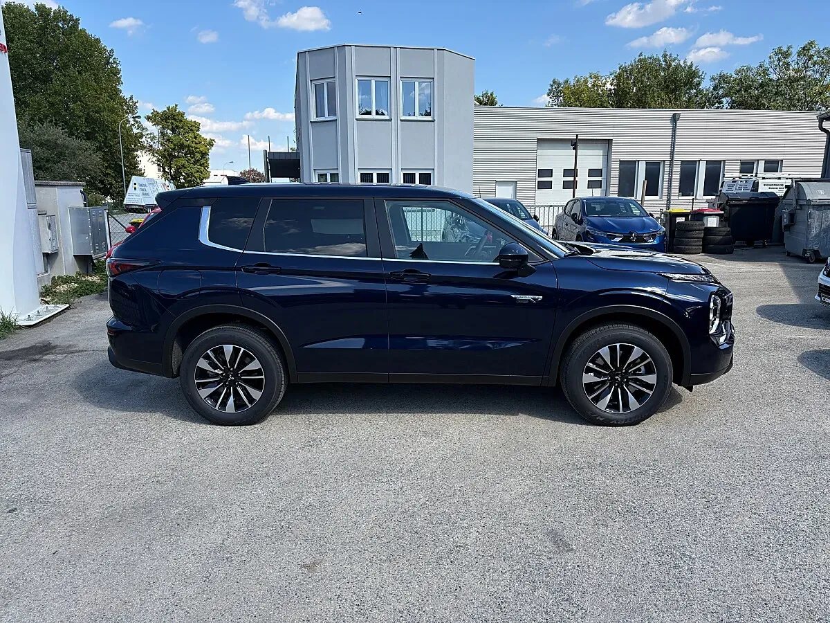 Mitsubishi Outlander photo 3