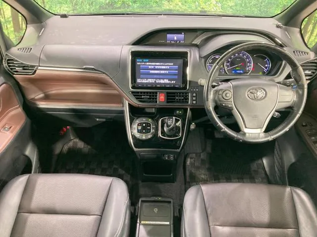 Toyota Esquaia 2015 photo 2