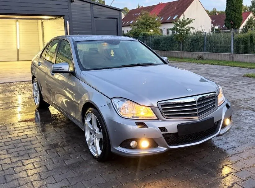 Mercedes-Benz C200 W204
