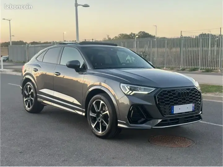 Audi Q3 2023 photo 2