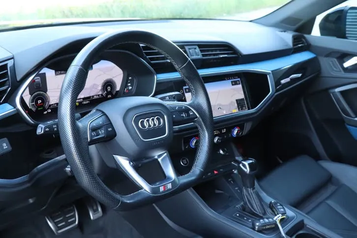 Audi Q3 2021 photo 3