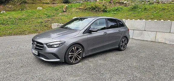 Mercedes-Benz B180