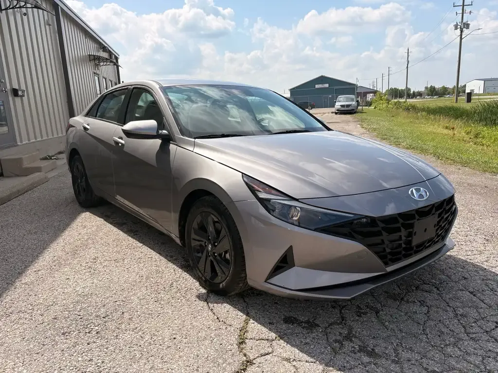 Hyundai Elantra 2023 photo 3