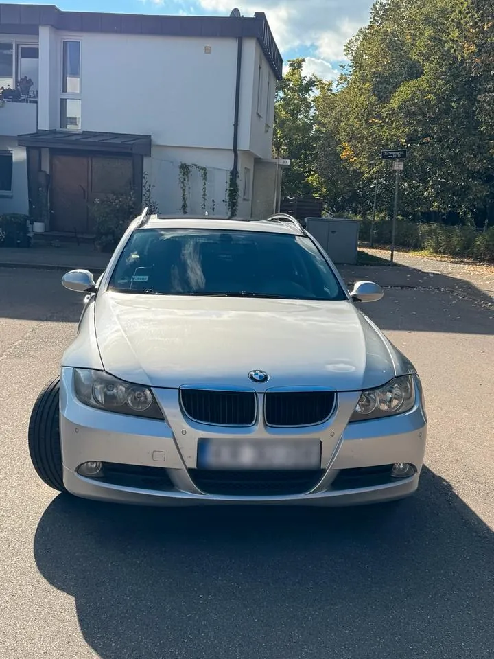 BMW E90