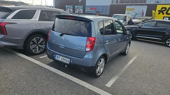 Mitsubishi Colt 2009 photo 2