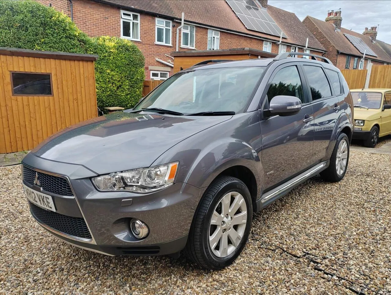 Mitsubishi Outlander 2012 photo 2
