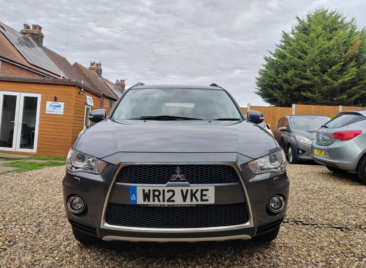 Mitsubishi Outlander 2012 photo 3
