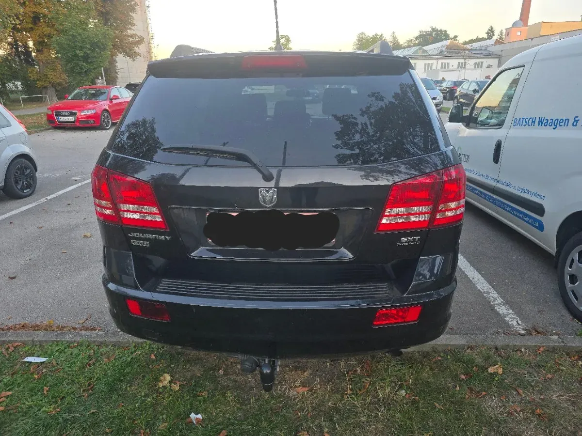 Dodge Journey 2010 photo 2