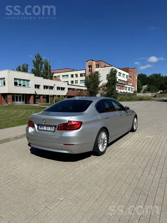 BMW 525 2011 photo 2
