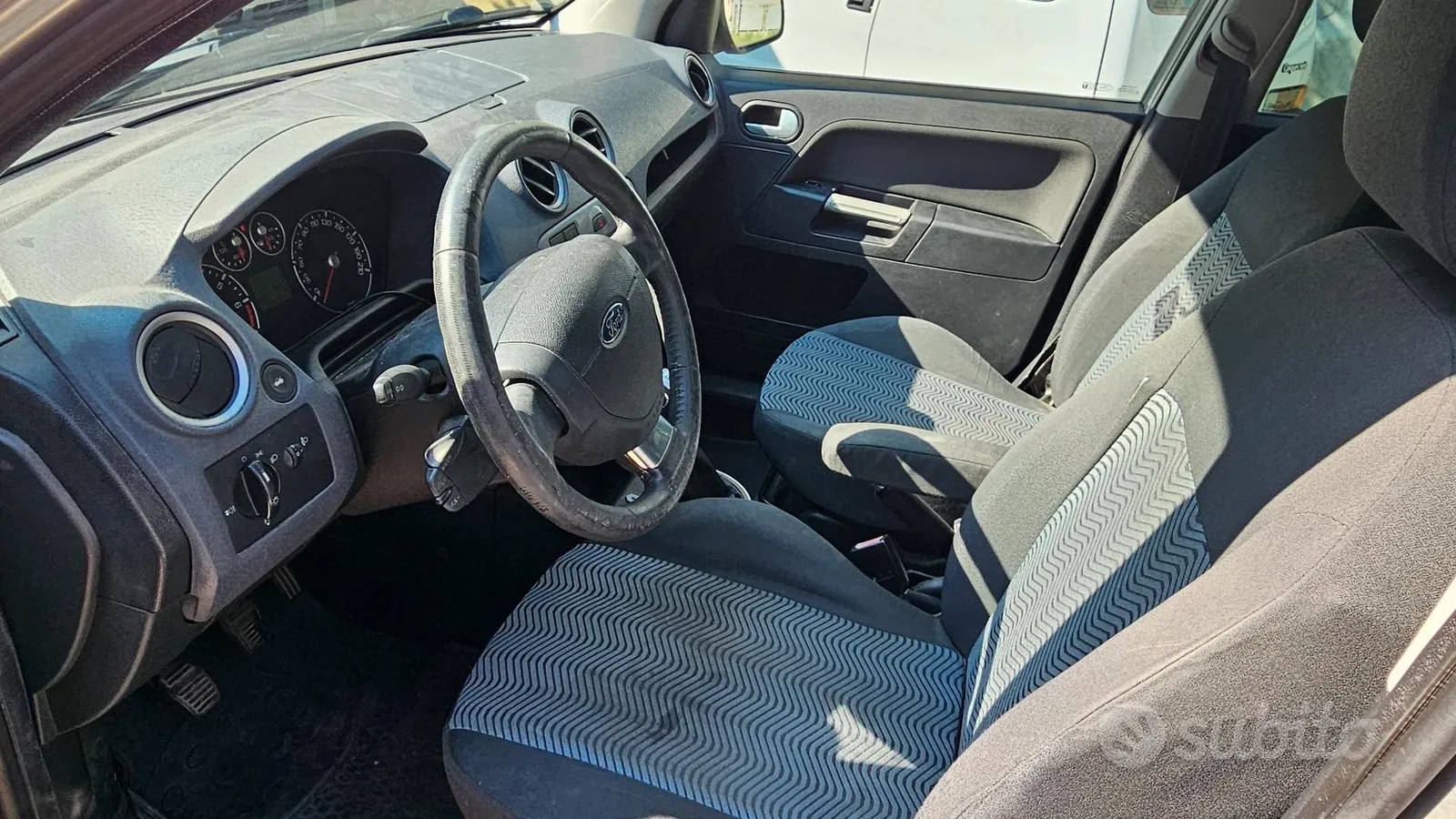 Ford Fusion 2010 photo 3