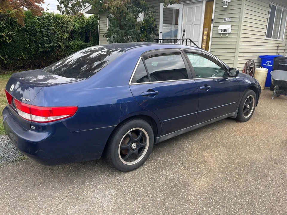 Honda Accord 2004 photo 3