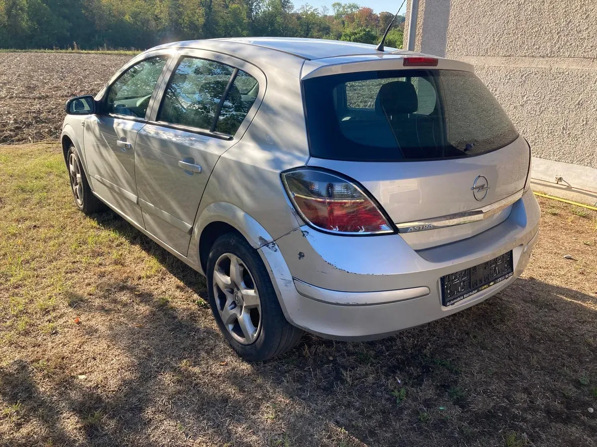 Opel Astra 2007 photo 2
