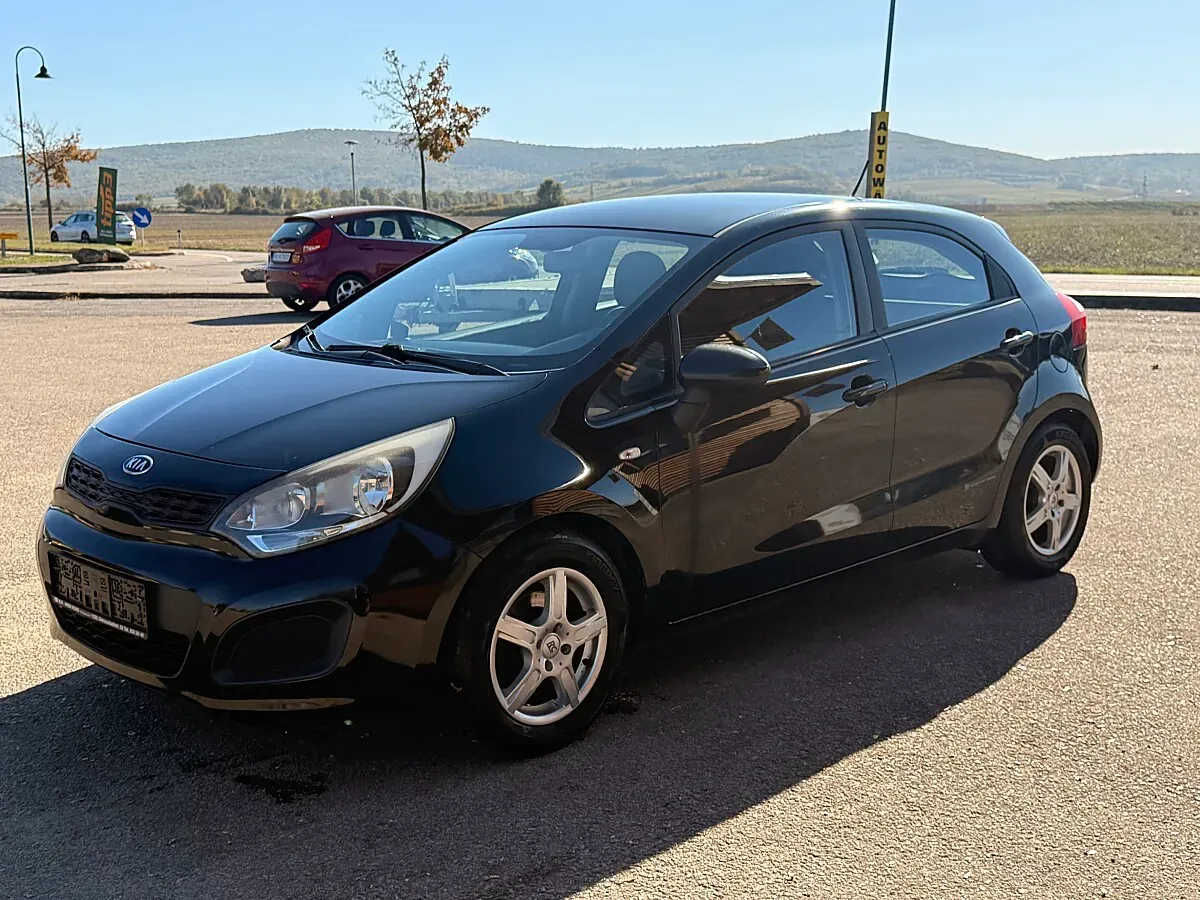 Kia Rio 2011 photo 3