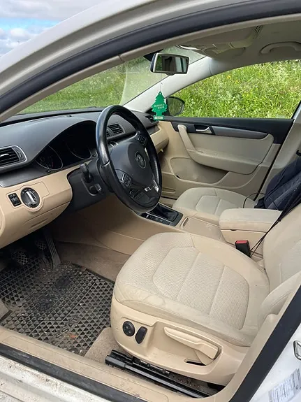 Volkswagen Passat 2011 photo 5
