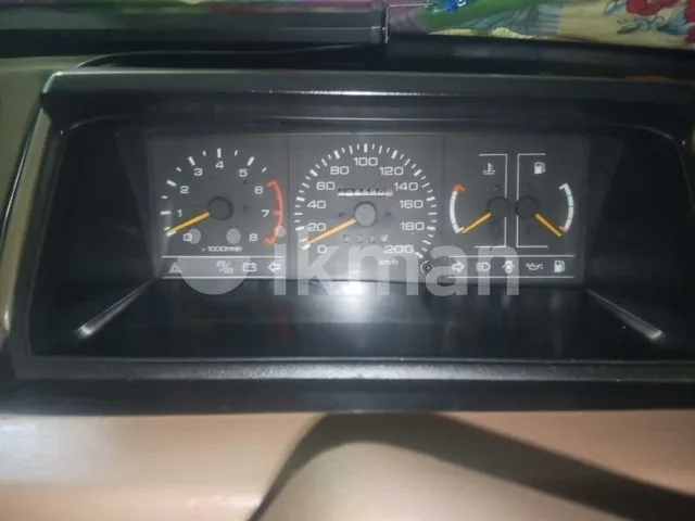 Mitsubishi Lancer 1985 photo 3