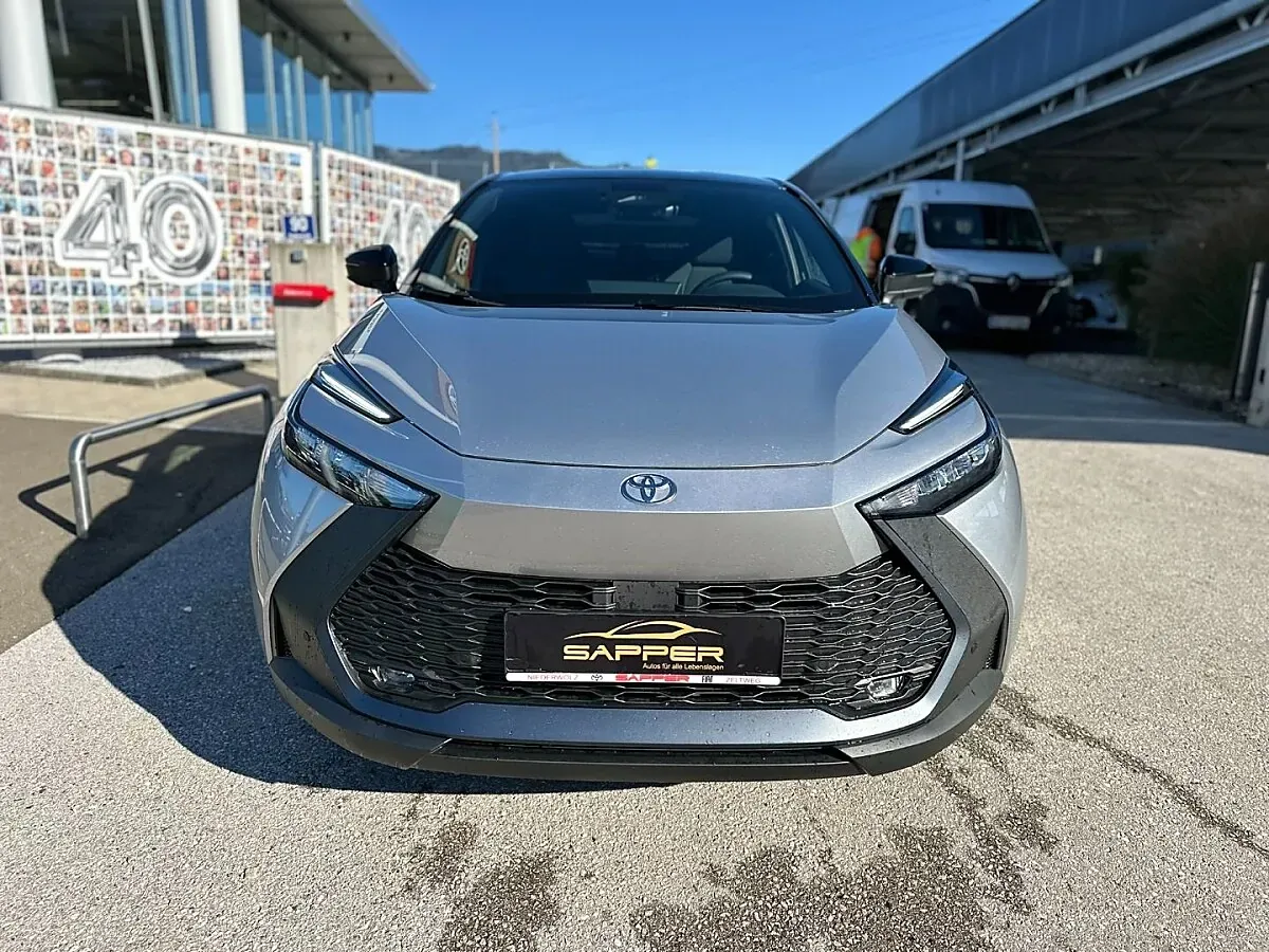 Toyota C-Hr photo 2