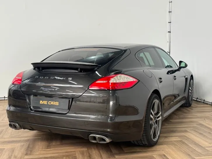Porsche Panamera 2011 photo 2