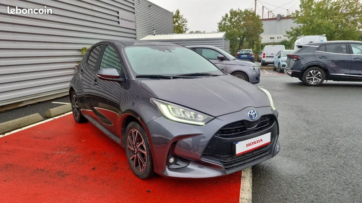 Toyota Yaris 2023 photo 4