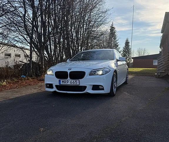 BMW 520D 2012 photo 2