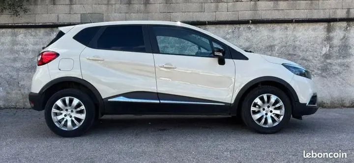 Renault Captur 2017 photo 2