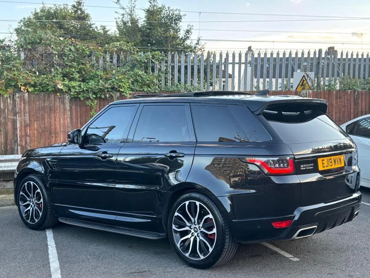 Land Rover Range Rover Sport 2019 photo 3