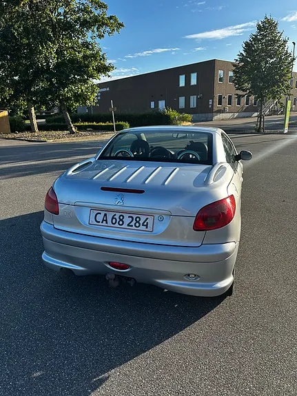 Peugeot 206 2003 photo 2