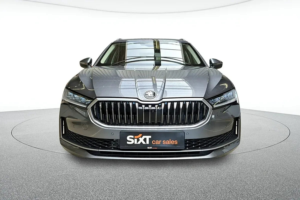 Skoda Superb 2025 photo 2