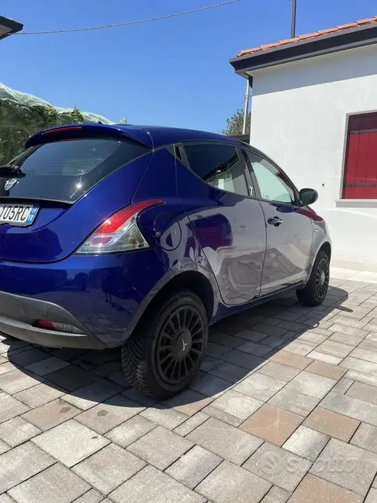 Lancia Ypsilon