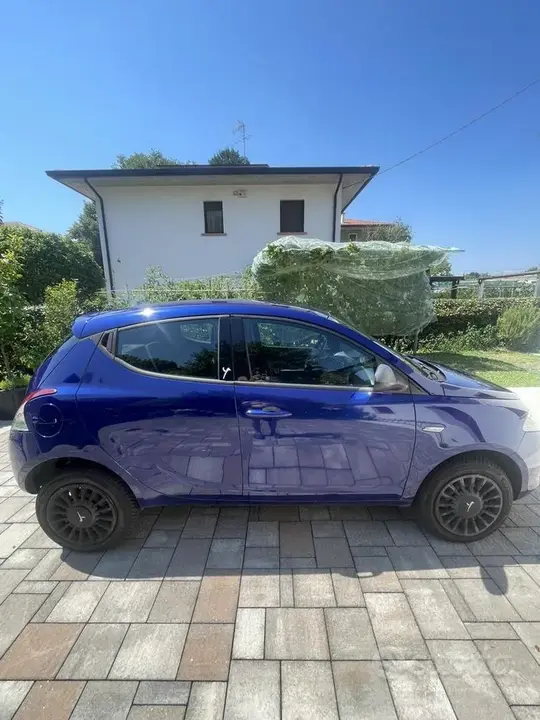 Lancia Ypsilon 2014 photo 2