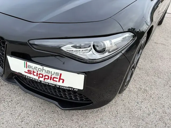 Alfa Romeo Giulia 2023 photo 3