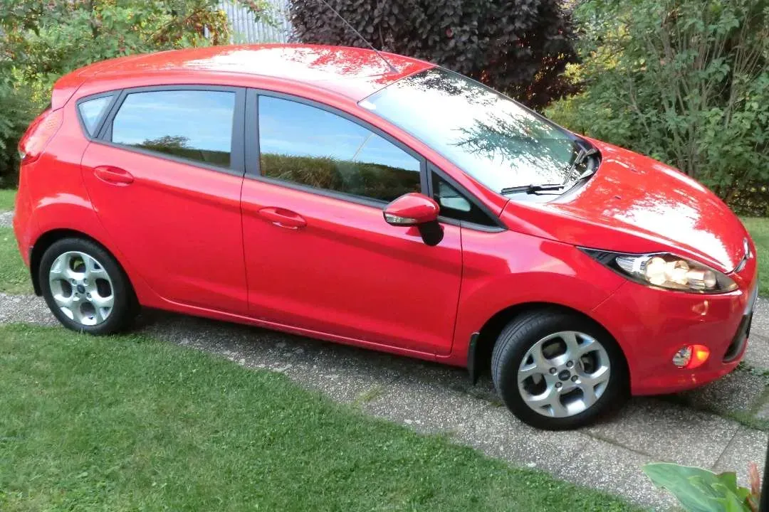Ford Fiesta 2012 photo 3