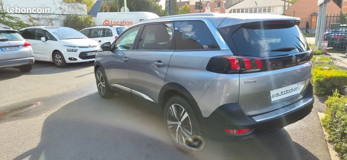 Peugeot 5008 2019 photo 3