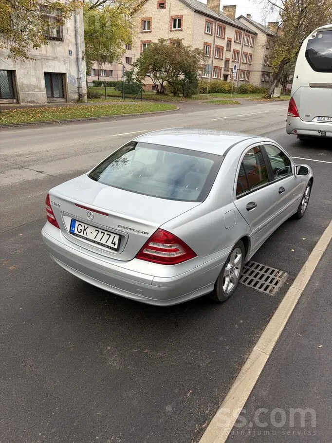 Mercedes-Benz C180 2007 photo 4