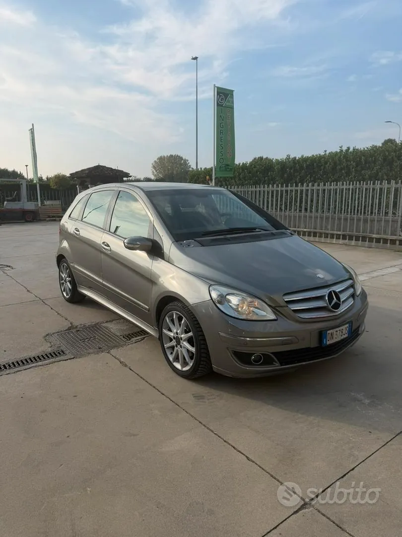 Mercedes-Benz B