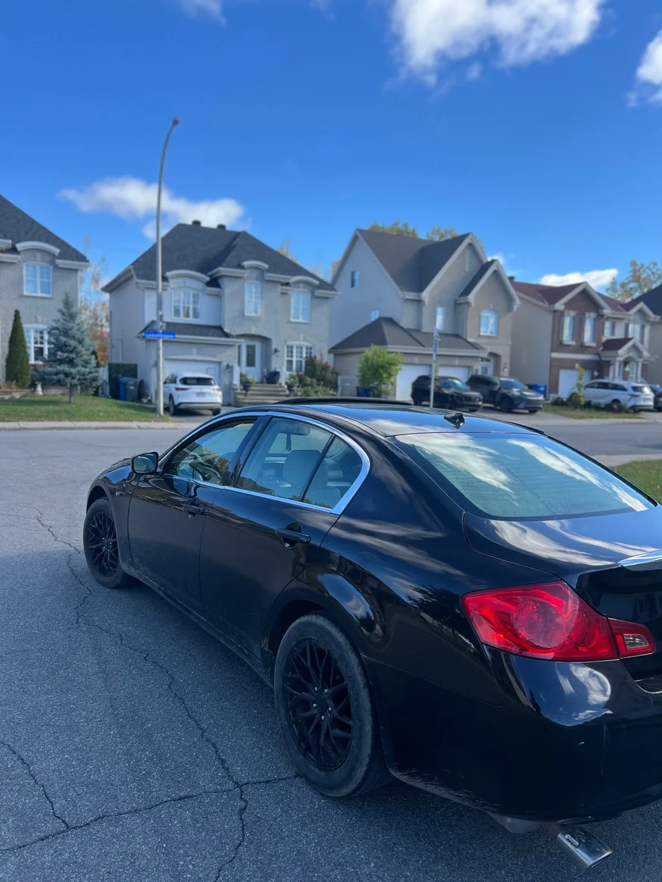 Infiniti G37 2011 photo 2