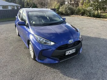 Toyota Yaris 2023 photo 2